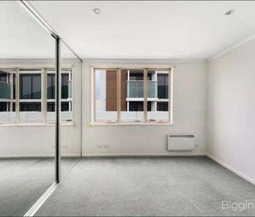 Impressive Abode In Convenient Locale - Photo 2