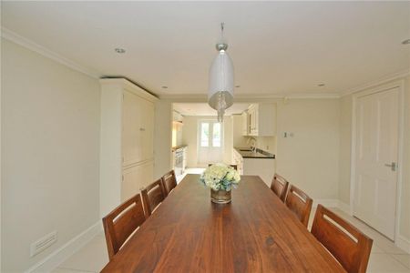 4 bedroom semi-detached house to rent - Photo 3