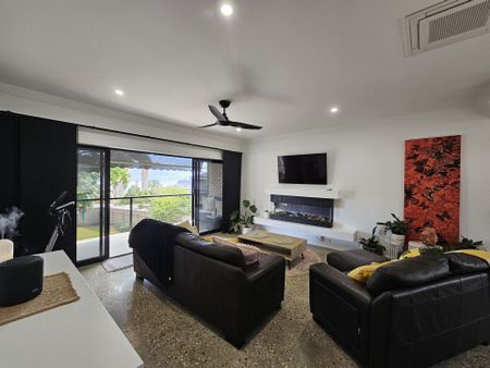 16 Dwyer Crescent - Photo 2