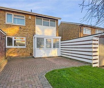 4 bedroom semi-detached house to rent - Photo 6