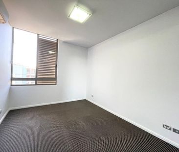 Stunning 1-Bedroom Apartment with Large Study Room - Photo 1