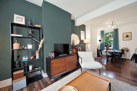 2 Bed Terraced House, Durrant Street, E2 - Photo 4