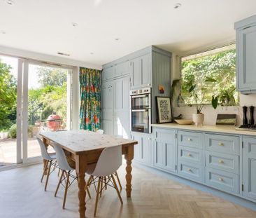 4 bedroom detached house to rent - Photo 1