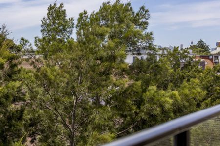 One Bedroom Apartment | High Ceilings, Ac & Parking! - Photo 5