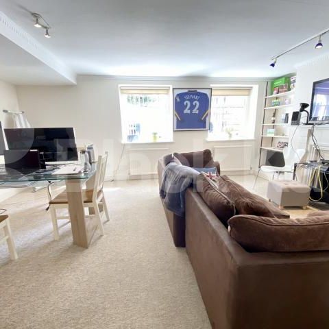 One of the most desirable areas in SE1 - Photo 1