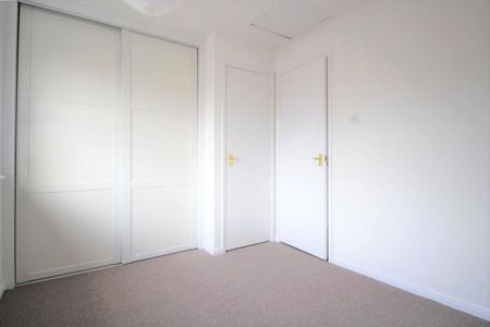 2 bedroom semi-detached house to rent - Photo 4