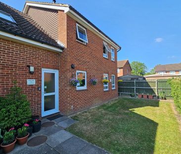 Poplar Road, AYLESBURY - Photo 1