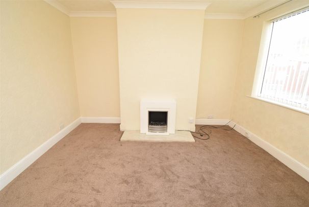 Cross Queen Street, Normanton - Photo 1