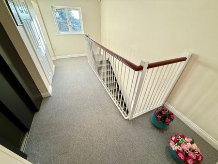 2 Bedroom Flat / Apartment - Station Road, Netley Abbey - Photo 3