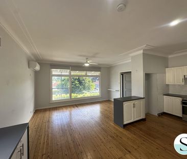 Spacious Family Home with Huge Backyard & Entertaining Area - Photo 4