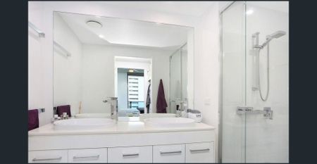 Spacious 2-Bedroom Apartment with Water Views in the Heart of Labrador - Photo 5