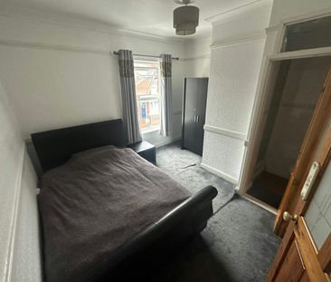 End of terrace house to rent on - Photo 4