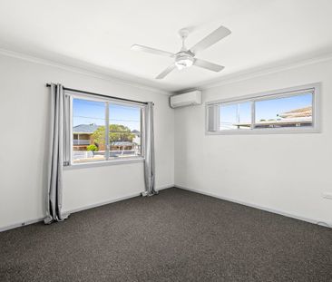 Spacious 4-Bedroom Family Home in Prime Location - Photo 3