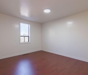 For Lease - 389 Elizabeth Street Unit# Unit 5, Grimsby, Ontario - Photo 3