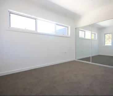 Spacious Two Bedroom Unit - Photo 4