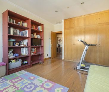 6 room luxury Apartment for rent in Lisbon, Portugal - Photo 4