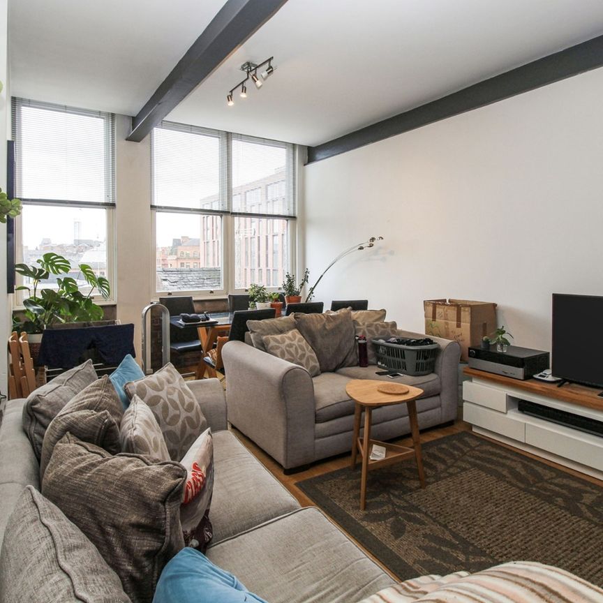 2 Bed Flat, Church Street, M4 - Photo 1