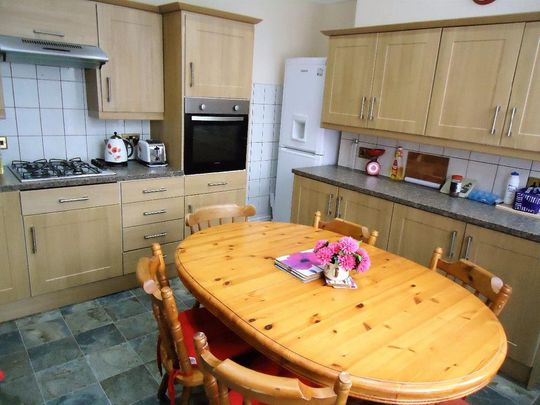 1 bedroom in a house share to rent - Photo 1