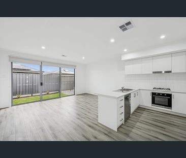27 Stallion Street, Munno Para West, SA 5115 - Photo 5