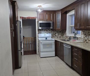 For Lease - 7166 Shallford Road, Mississauga, Ontario - Photo 2