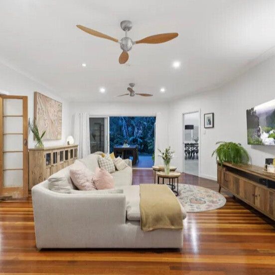 Wynnum West - Photo 1