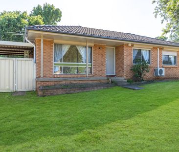 10 Wagtail Crescent, Ingleburn, NSW 2565 - Photo 5