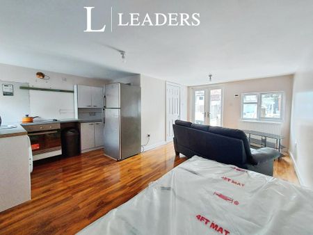 Studio to rent - Photo 2