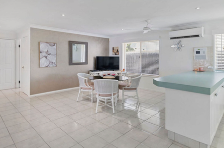 2 Smugglers Place, Runaway Bay QLD 4216 - House For Rent | Domain - Photo 4