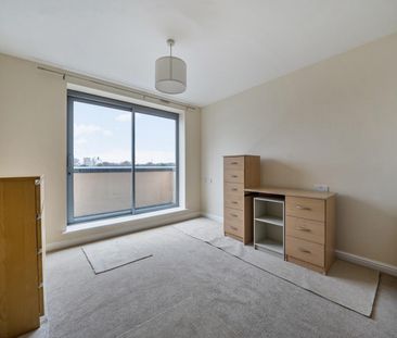 2 bedroom Flat To Let Total Size: 829 SQ FT - Photo 2