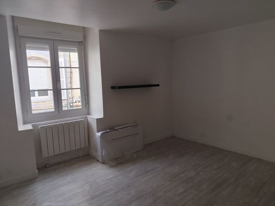 Location Appartement 2 pièces 27m² SABLE SUR SARTHE 72300 - Photo 1
