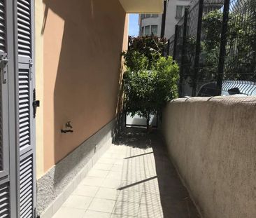 Studio de 25m² avec terrasse de 7m² et parking - Photo 4