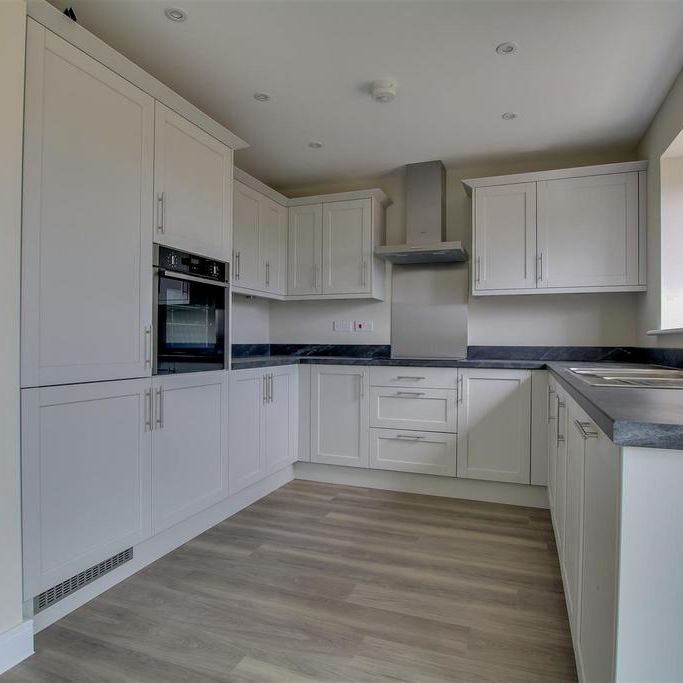 2 bedroom semi-detached bungalow to rent - Photo 1