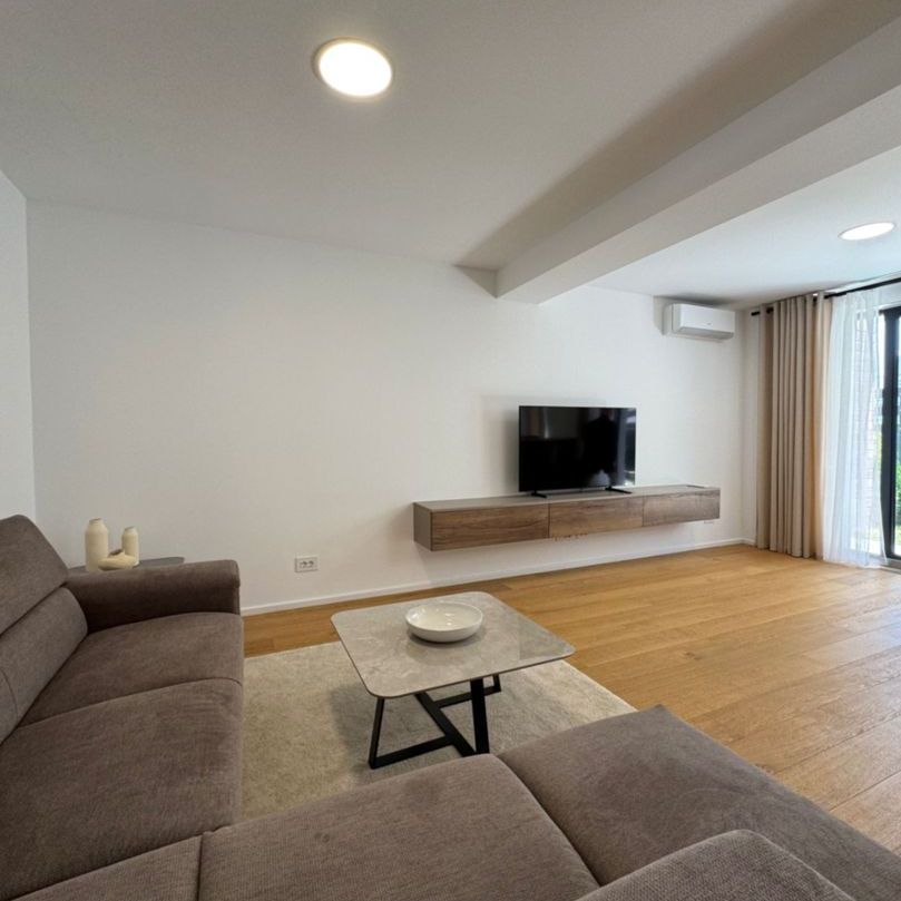 VILA DE INCHIRIAT | PIPERA\VOLUNTARI | PRIMA CHIRIE - Photo 1
