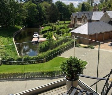 2 bed flat to rent in Glen Island, Taplow, SL6 - Photo 1