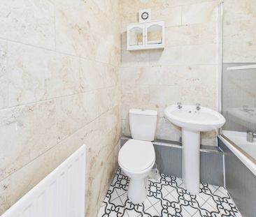 Price £995 pcm - Available Now - Unfurnished - Photo 5