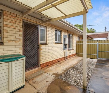 Updated Homette in fabulous location! - Photo 1