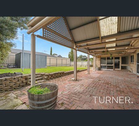 33 Flinders Crescent, Hackham, SA 5163 - Photo 4