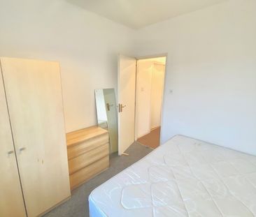 Room in a Shared Flat, Timbrell Place, SE16 - Photo 5