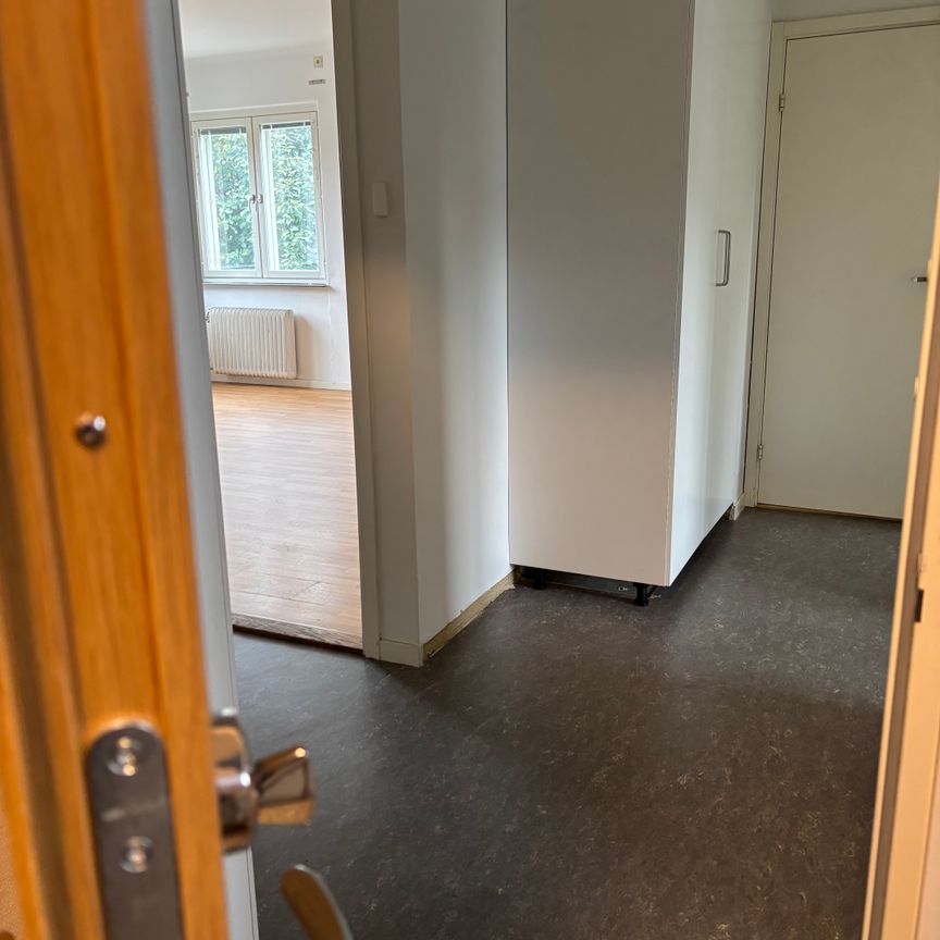 Stockholmsvägen 45 A - Foto 1