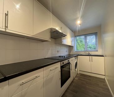 Challacombe, Furzton, Milton Keynes, MK4 - Photo 5