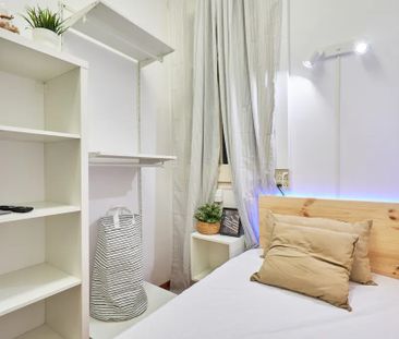 Carrer de Casp, Barcelona, Catalonia 08010 - Photo 1