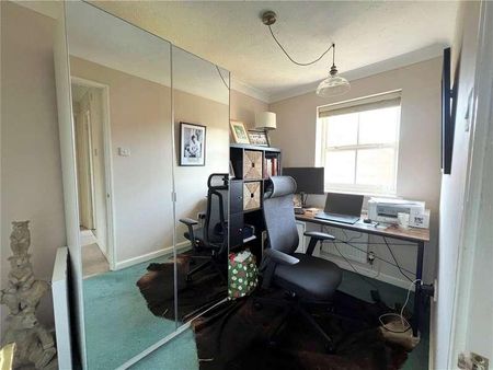 Tench Way, Romsey, Hampshire, SO51 - Photo 5