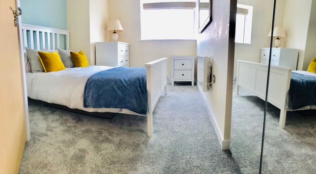 Premium - 2 bed Apartment - 9th Floor - £2000 per month​​​​​​ - Photo 1