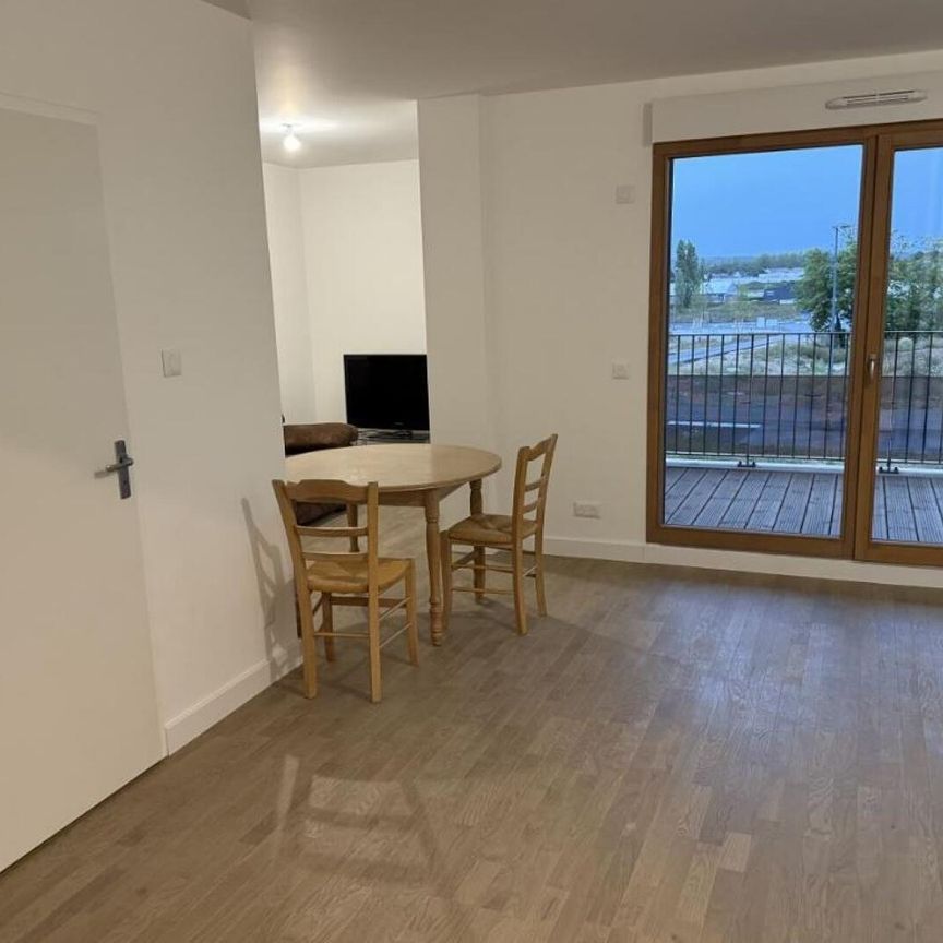 location Appartement T1 DE 33.32m² À SAINT CYR L'ECOLE - Photo 1