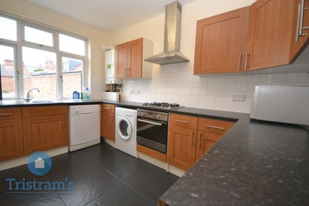 3 bed Flat for Rent - Photo 4