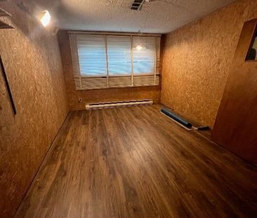 Appartement à louer , Lumineux et grand 6 ½ - Apartement to rent, B... - Photo 3
