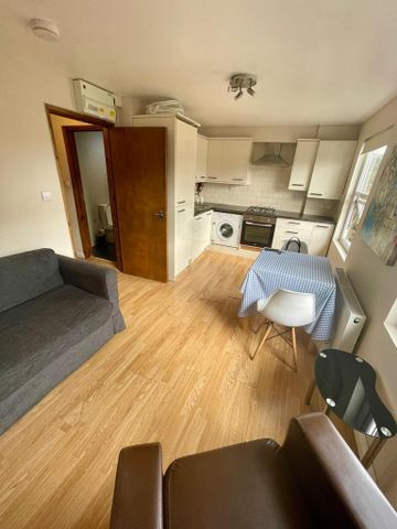 1 bedroom flat to rent - Photo 2