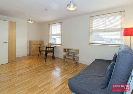 Regents Park Road, N3 - Photo 2