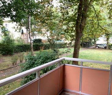 Renovierungsheld*in für Wohnung im Hochparterre mit Wannenbad und B... - Foto 1