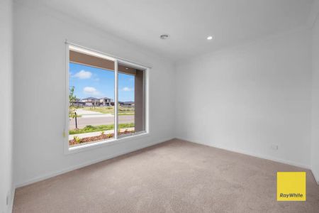 “Ultimate Luxury and Location - A Dream Home in TRUGANINA” - Photo 4